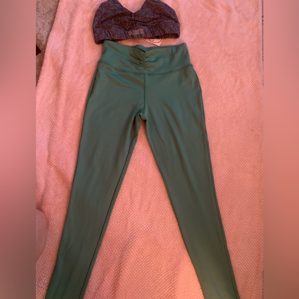 Green workout leggings
